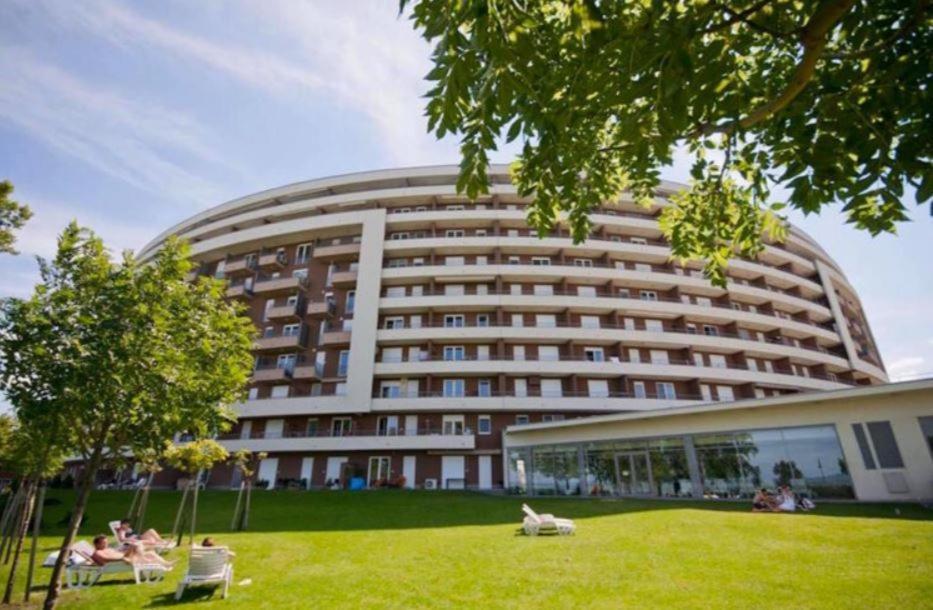 'Good Feelings' Aparthotel Siofok Exterior photo